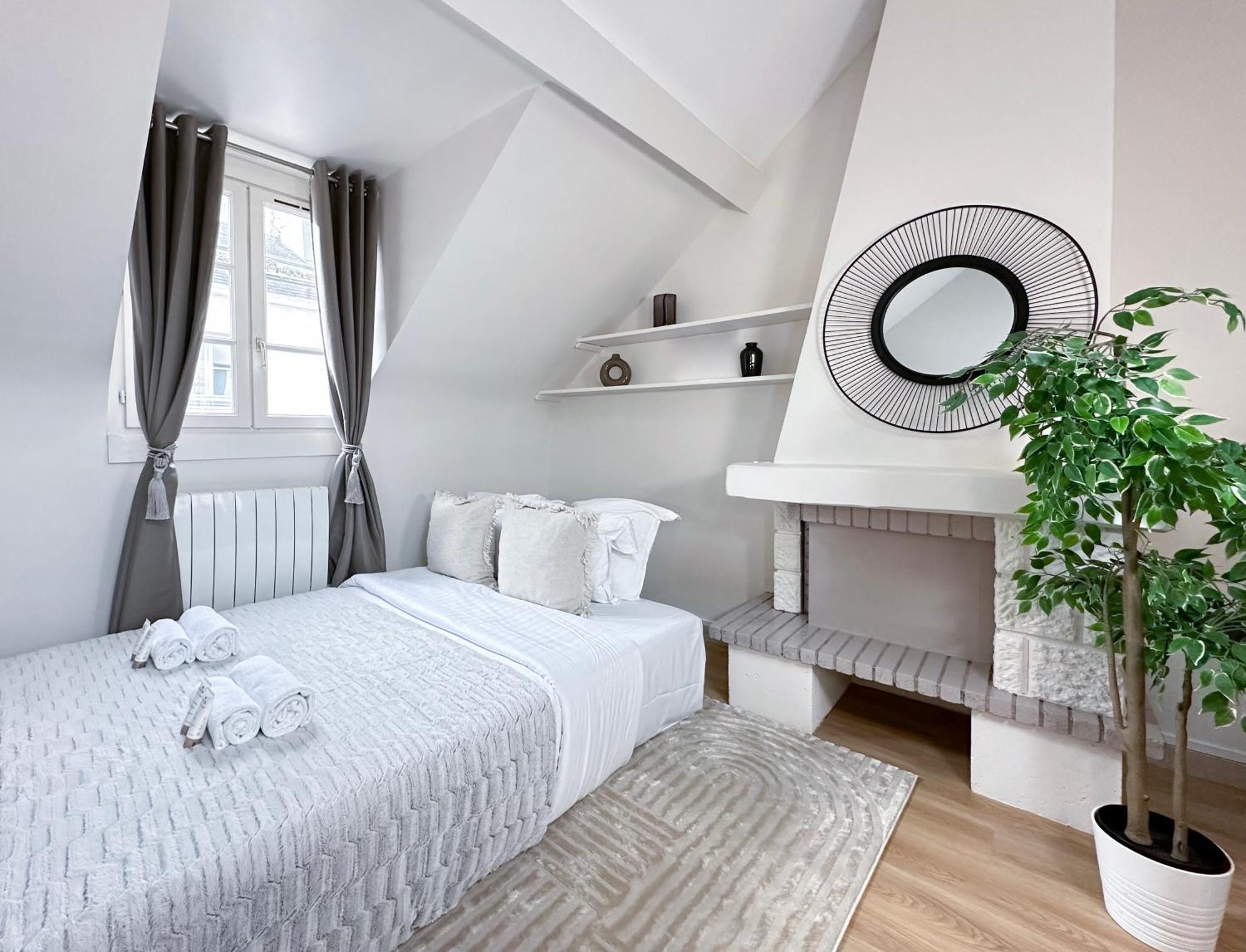 パリUnique & Beautiful Duplex In Saint-Germainアパートメント エクステリア 写真