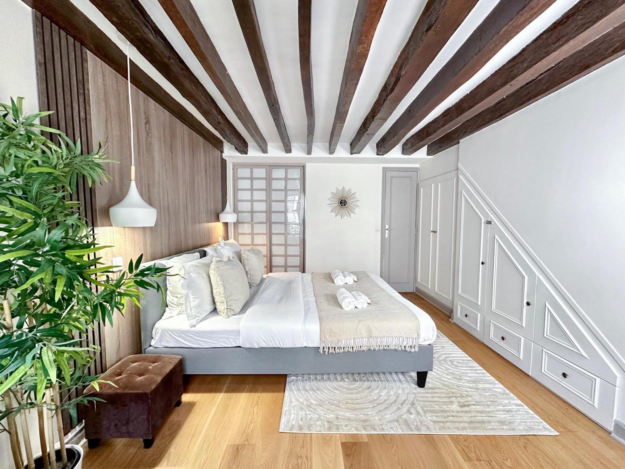 パリUnique & Beautiful Duplex In Saint-Germainアパートメント エクステリア 写真