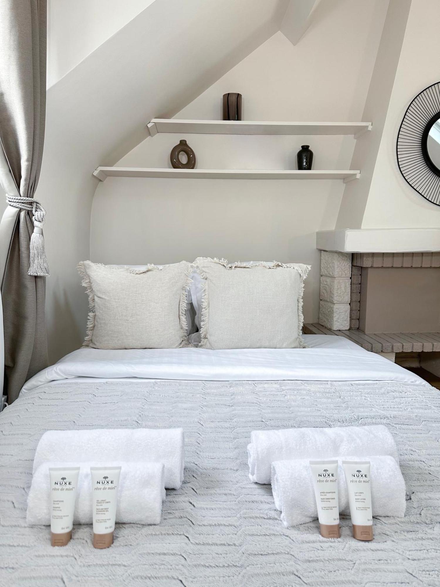 パリUnique & Beautiful Duplex In Saint-Germainアパートメント エクステリア 写真