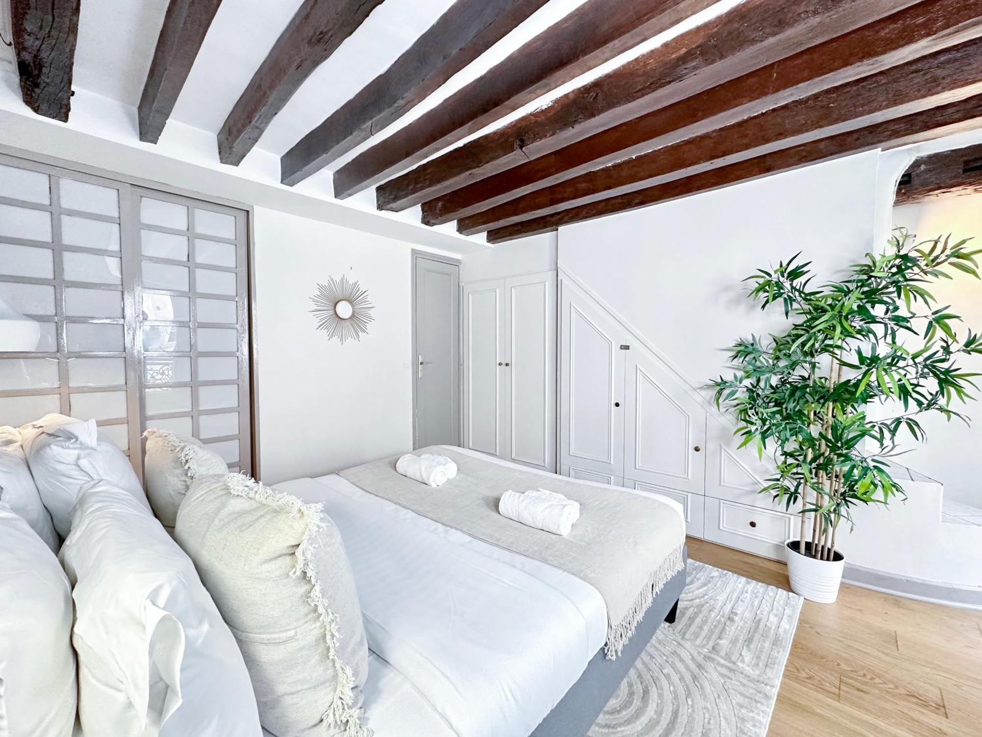 パリUnique & Beautiful Duplex In Saint-Germainアパートメント エクステリア 写真