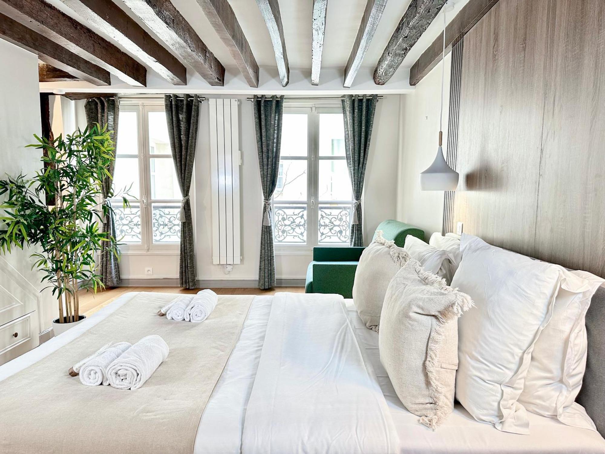 パリUnique & Beautiful Duplex In Saint-Germainアパートメント エクステリア 写真
