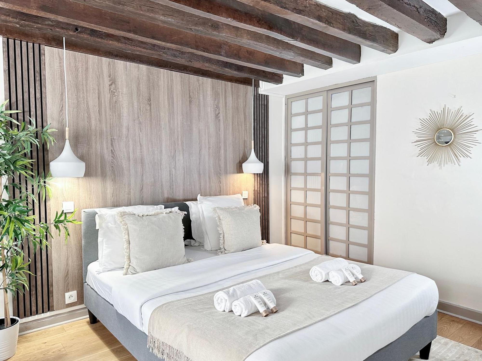 パリUnique & Beautiful Duplex In Saint-Germainアパートメント エクステリア 写真